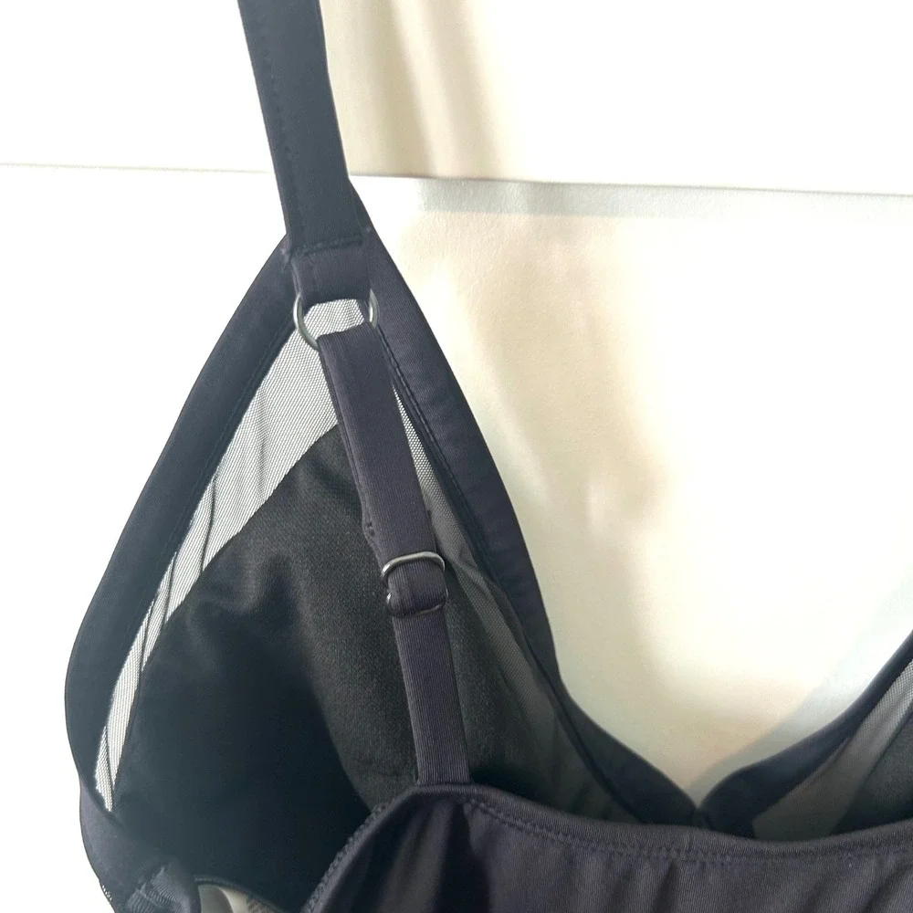 NWT Kenneth Cole Women's Black Mesh Detail One Piece Swimsuit in Size‎ M